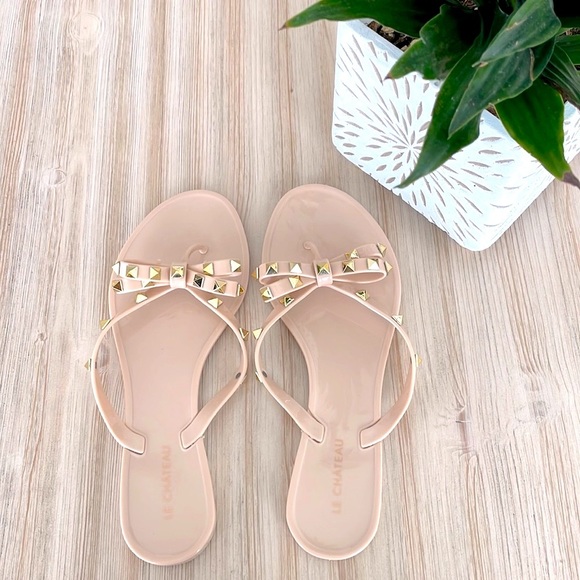 🆕LE CHÂTEAU | Jelly Studded Sandals - Picture 1 of 4